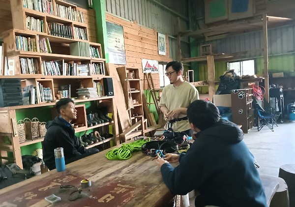 250309初岩課程和親子攀岩